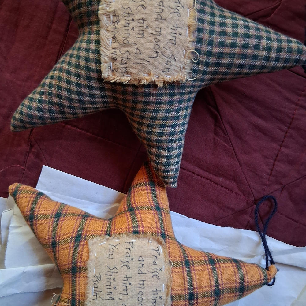 Plaid Star-Shaped Holiday Ornaments